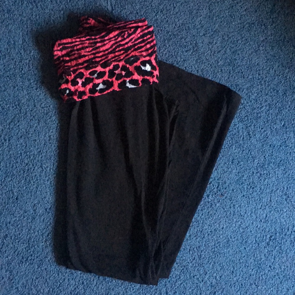 PINK Yoga Pants 🦓